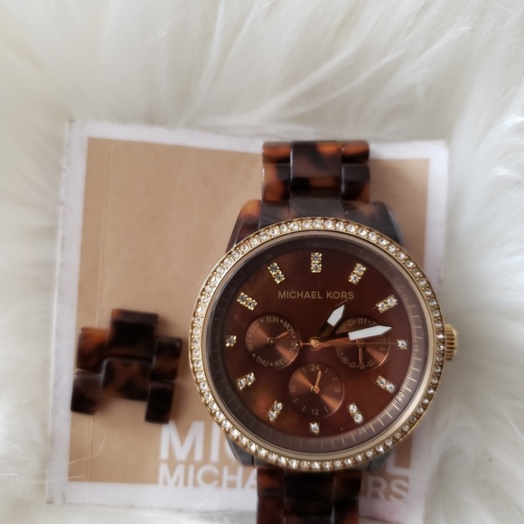Michael Kors tortoise bracelet watch - Picture 2 of 8